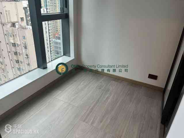 Sai Ying Pun - Two・Artlane 04