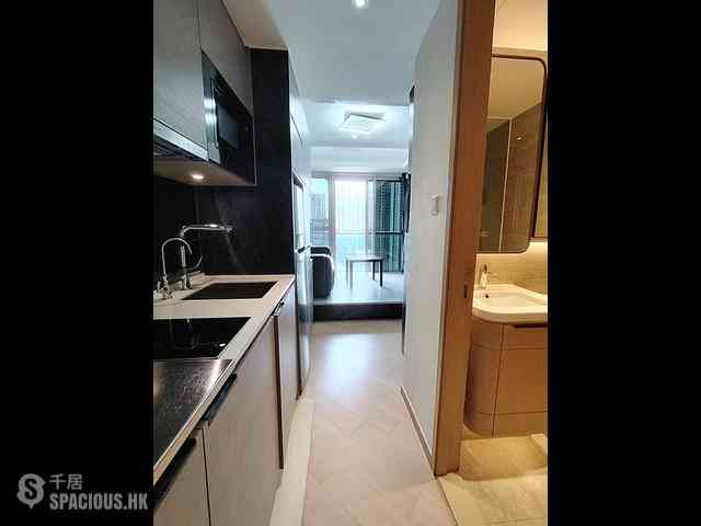 Hung Hom - Upper East Tower 1C 09