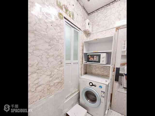 Wan Chai - Hip Sang Building 06