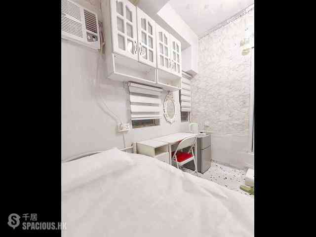 Wan Chai - Hip Sang Building 04