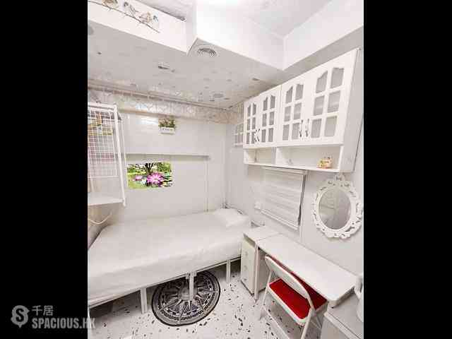 Wan Chai - Hip Sang Building 05