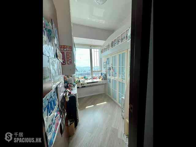 Yau Ma Tei - The Coronation Tower 3 06