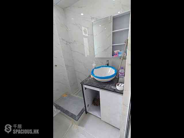 Sai Ying Pun - Tak Yan Building 07