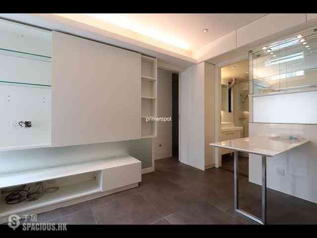 Wan Chai - Pinnacle Building 02