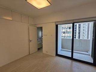 Wan Chai - Suncrest Tower 09