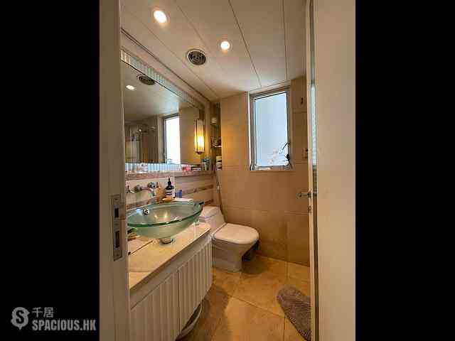 West Kowloon - The Harbourside Block 2 05