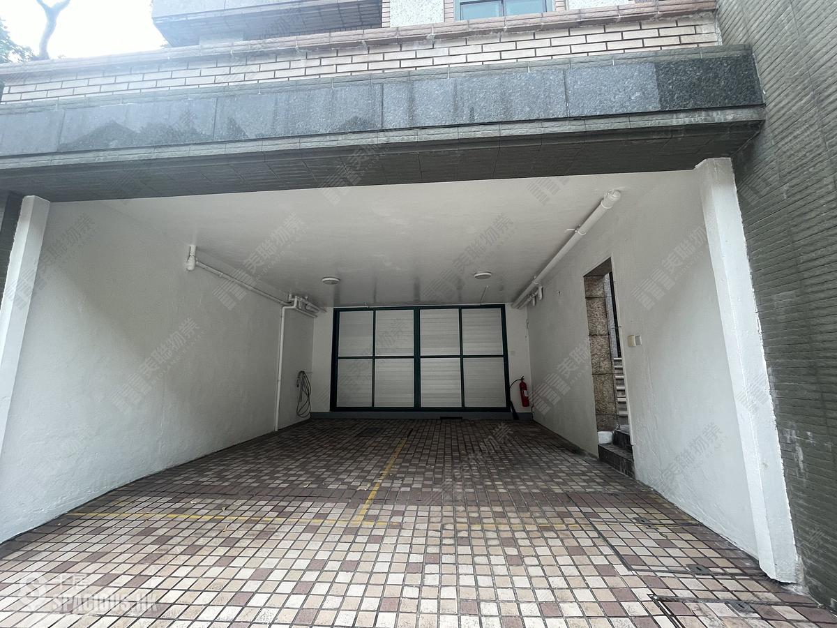 Tai Po Kau - Chateau Royale 01