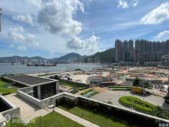 Tseung Kwan O - Monterey Block 5 01