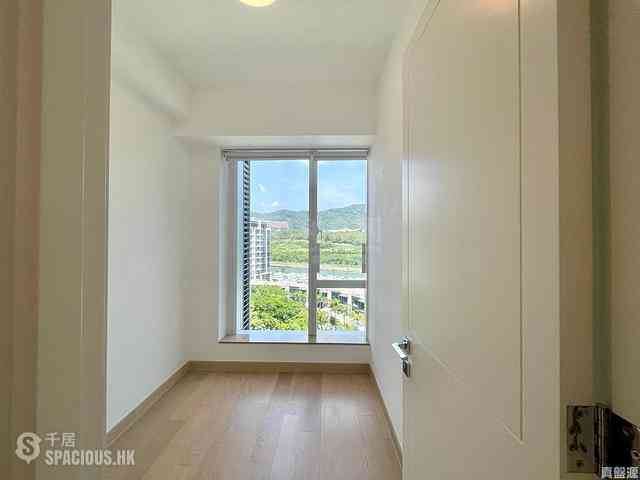 Tseung Kwan O - Monterey Block 3 02