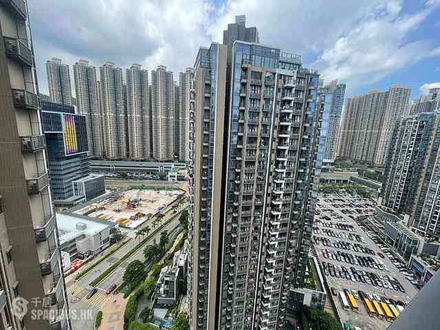 Tseung Kwan O - The Wings IIIB 01