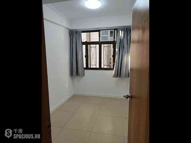 Wan Chai - Lok Yau Building 01