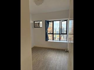 Mid Levels Central - Elegant Terrace Block 2 03