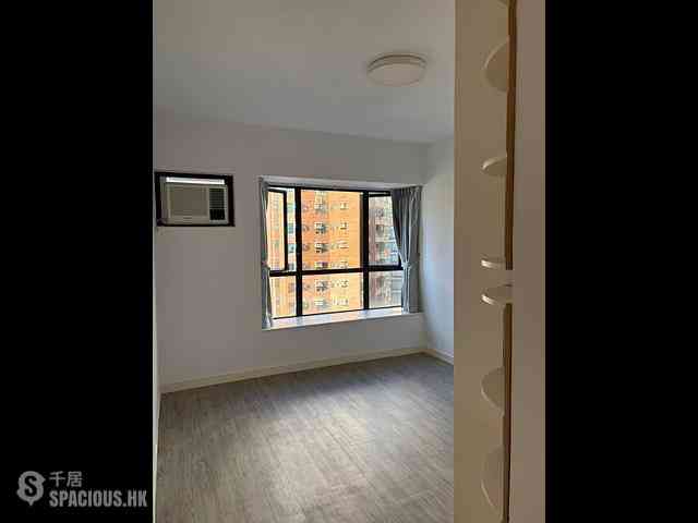 Mid Levels Central - Elegant Terrace Block 2 09