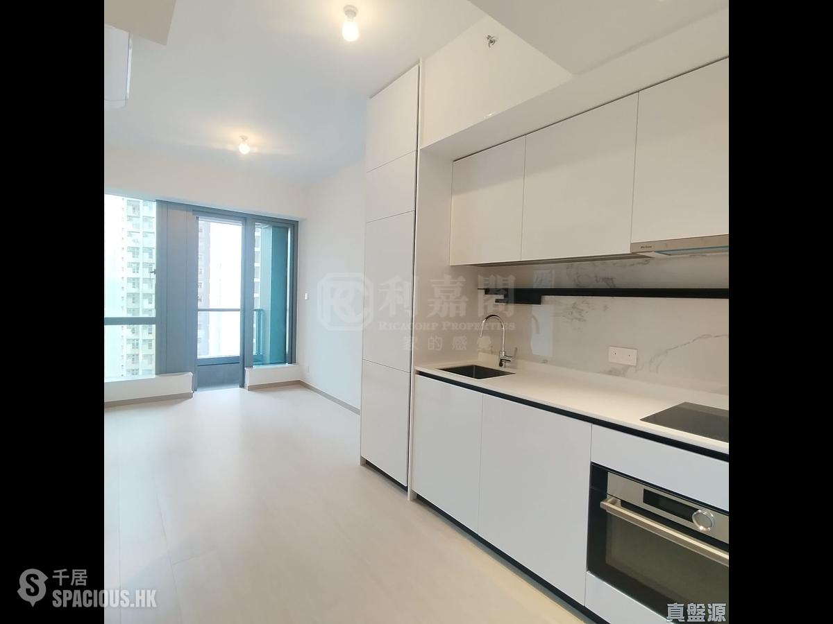 Yau Tong - Chill Residence 01