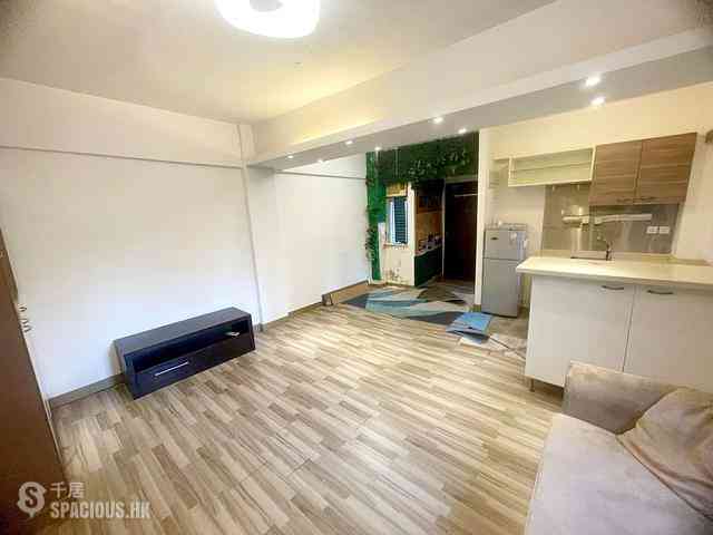 Central - 14, Gage Street 02
