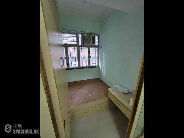 Sheung Wan - 66-68, Queen's Road West 06