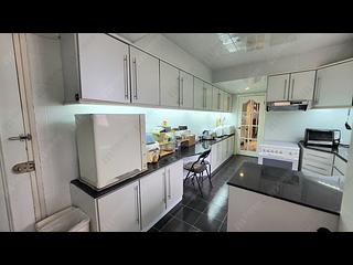 Stubbs Road - Evergreen Villa Block F 06
