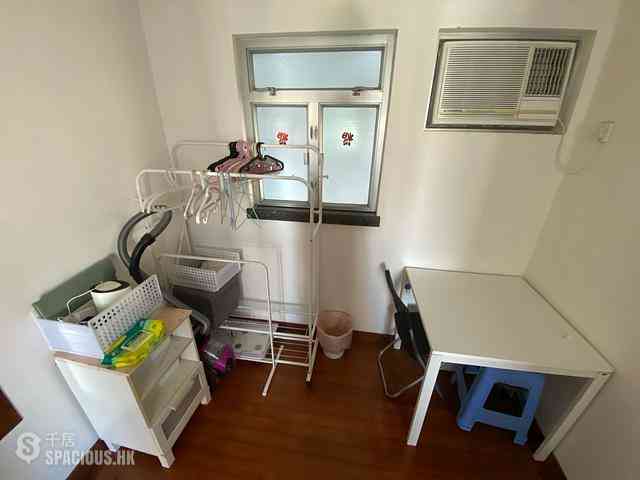 Tseung Kwan O - The Metro City Phase 1 Block 3 02