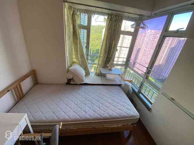 Tseung Kwan O - The Metro City Phase 1 Block 3 03