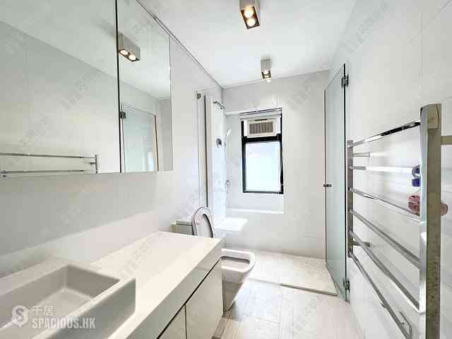 Wan Chai - Suncrest Tower 14