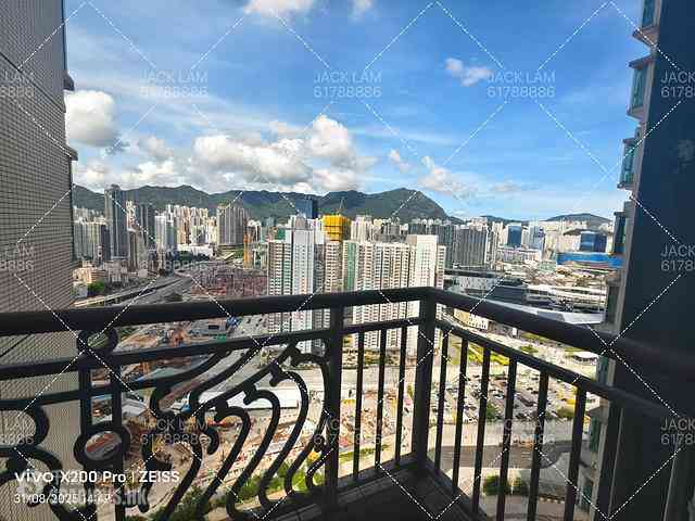 To Kwa Wan - Sky Tower 02