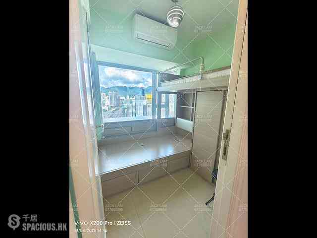 To Kwa Wan - Sky Tower 04
