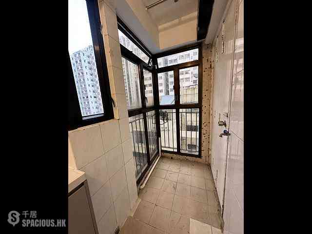 Kennedy Town - Chi Ping Building 02