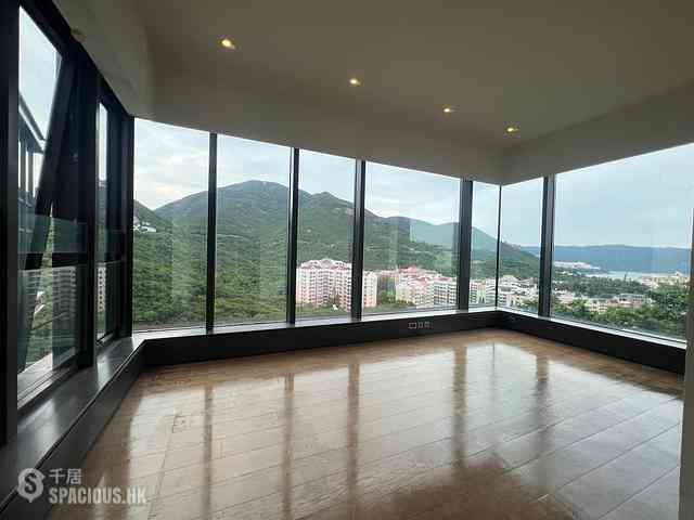 Chung Hom Kok - City Icon Block 1 05