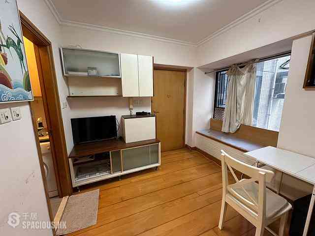 Wan Chai - 112, Johnston Road 08