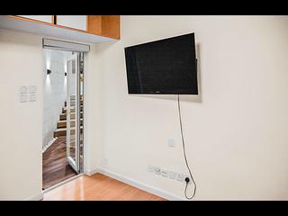 Mid Levels Central - Windsor Court 06