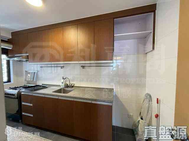 Braemar Hill - Maiden Court Block B 04