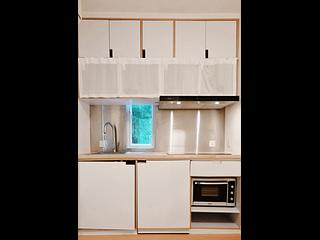 Mid Levels Central - Windsor Court 04