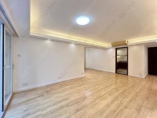Wan Chai - Phoenix Court Block 5 03