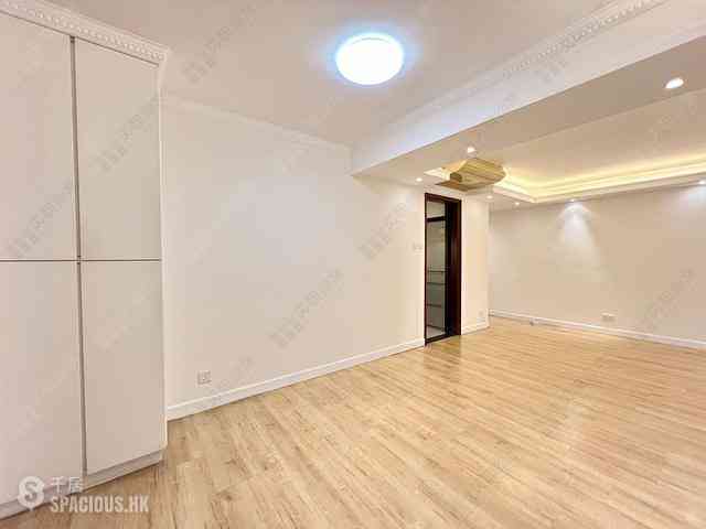 Wan Chai - Phoenix Court Block 5 05