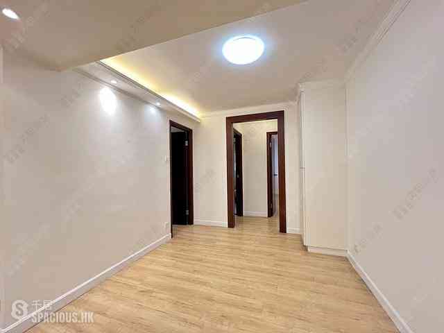 Wan Chai - Phoenix Court Block 5 06