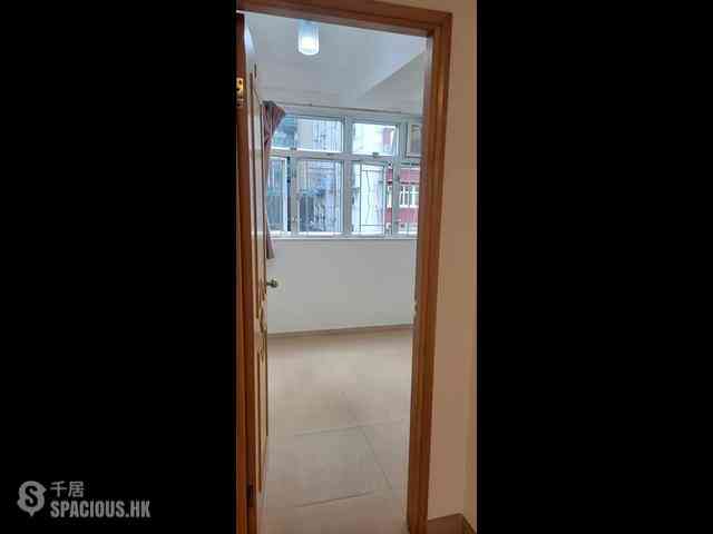 Quarry Bay - Lai Wah Mansion 08