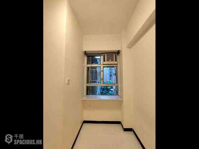 Causeway Bay - Shun Hing Building 04