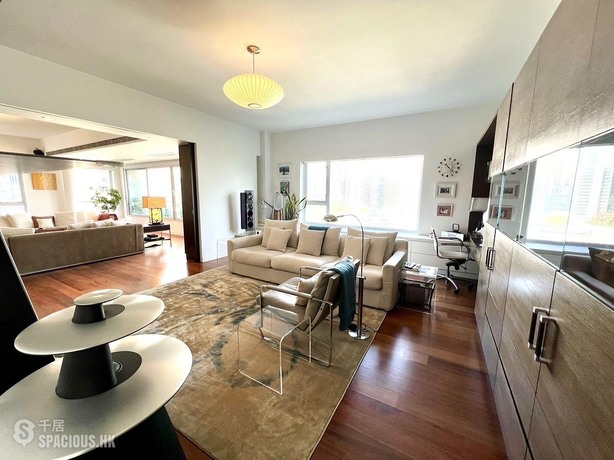 Mid Levels Central - Yale Lodge 01