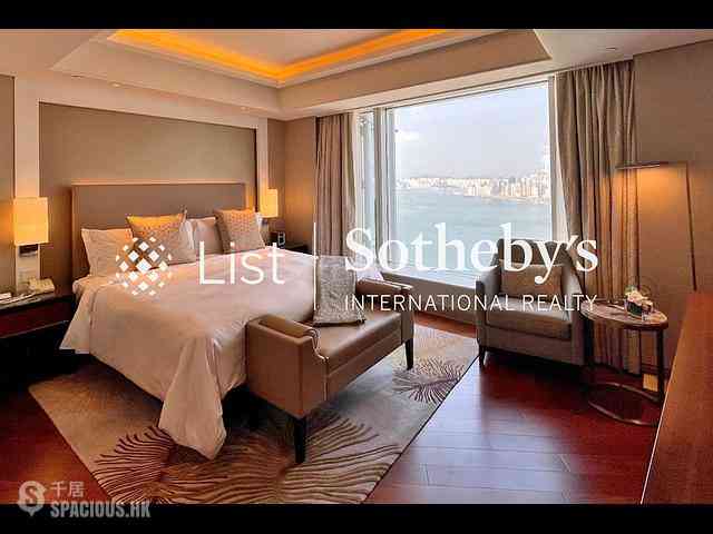 Central - Four Seasons Place 02