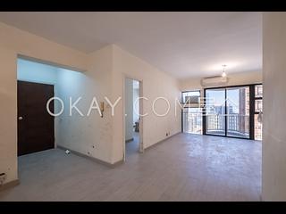 Mid Levels Central - Elegant Terrace 03