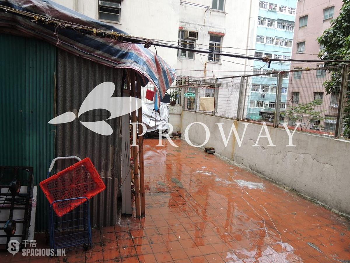 Sai Ying Pun - Hang Yue Building 01