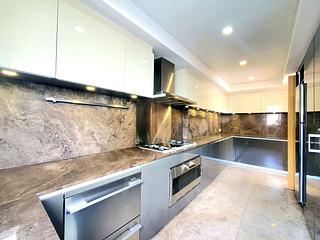 Tung Chung - The Visionary Duplex Tower 3 15