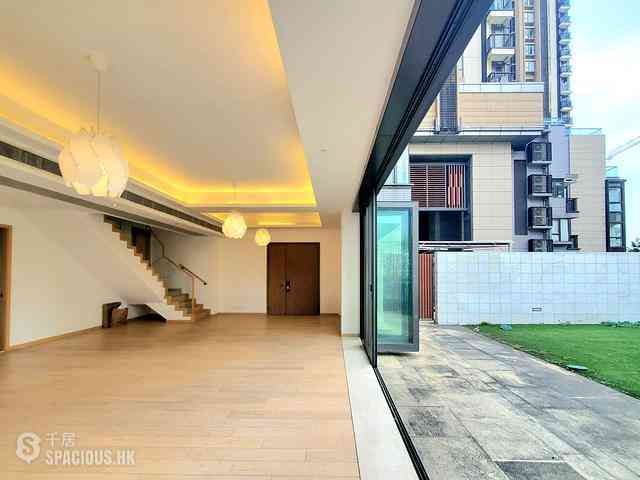 Tung Chung - The Visionary Duplex Tower 3 07