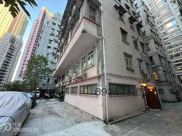 Mid Levels West - Sung Ling Mansion 09