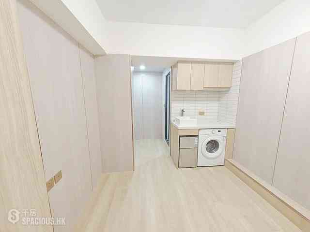 Yau Ma Tei - Excelsior Building 05