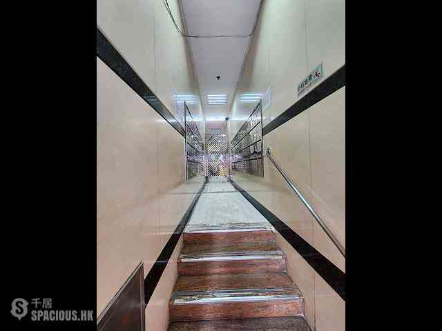 Wan Chai - Antung Building 09