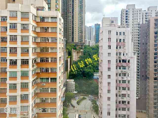 Shek Tong Tsui - King's Building 01
