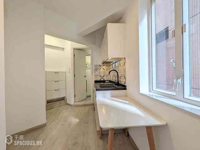 Sheung Wan - 242-244A, Queen's Road Central 02