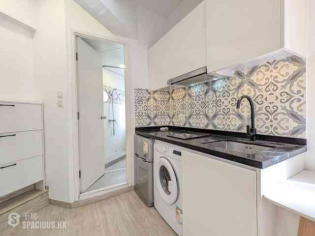 Sheung Wan - 242-244A, Queen's Road Central 03