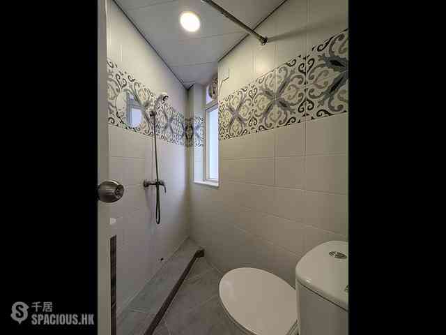 Sheung Wan - 242-244A, Queen's Road Central 05